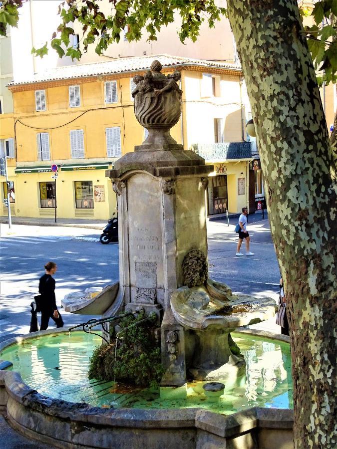 Blue Fountain Luxueux Studio Aix Centre Historique -Wifi-Smart Tv- Aix-en-Provence Luaran gambar